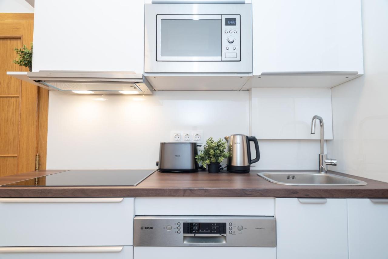 Stylish New With View On New York Palace Apartman *